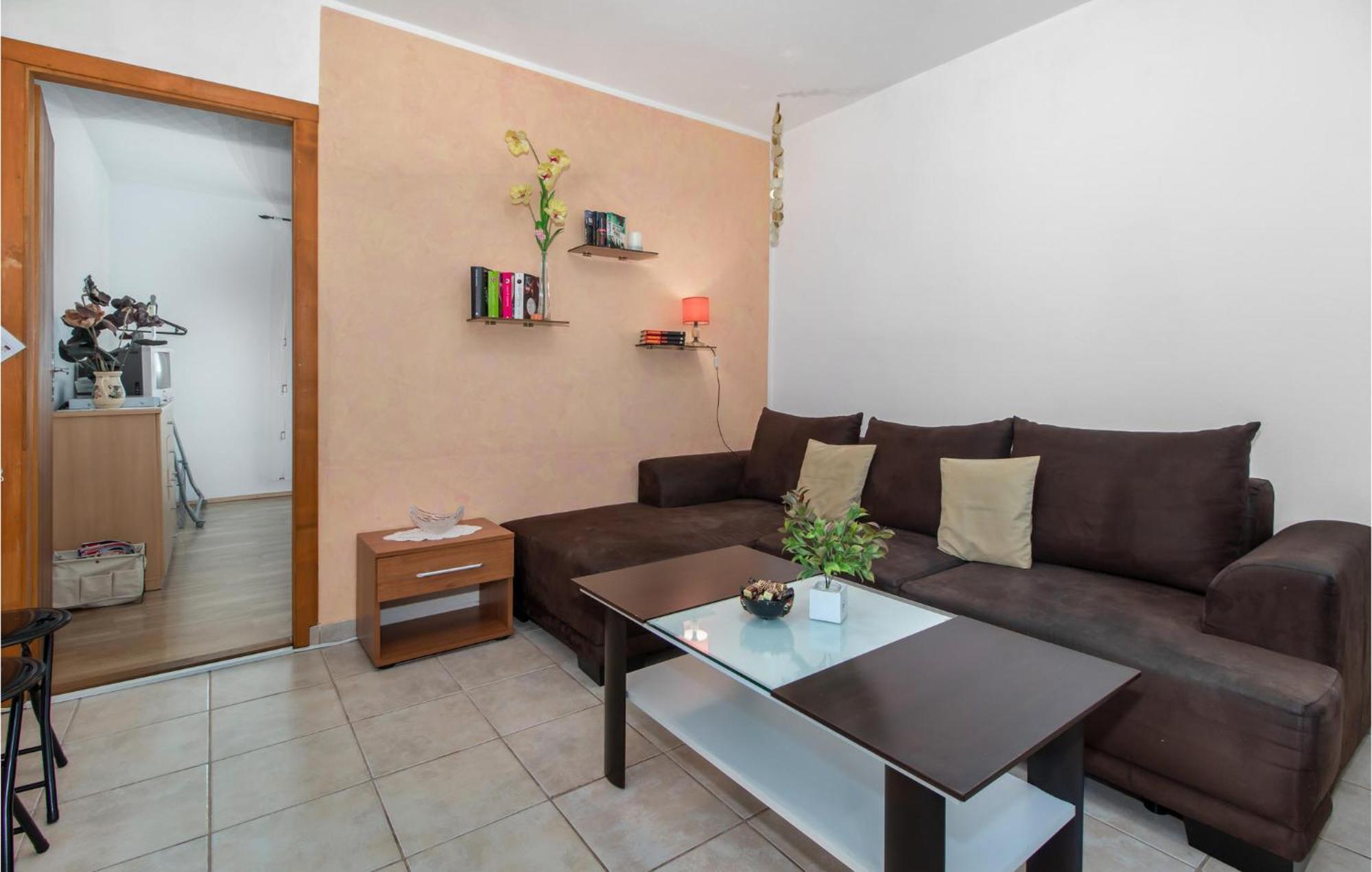 Nice Apartment In Smrika With Kitchen Εξωτερικό φωτογραφία