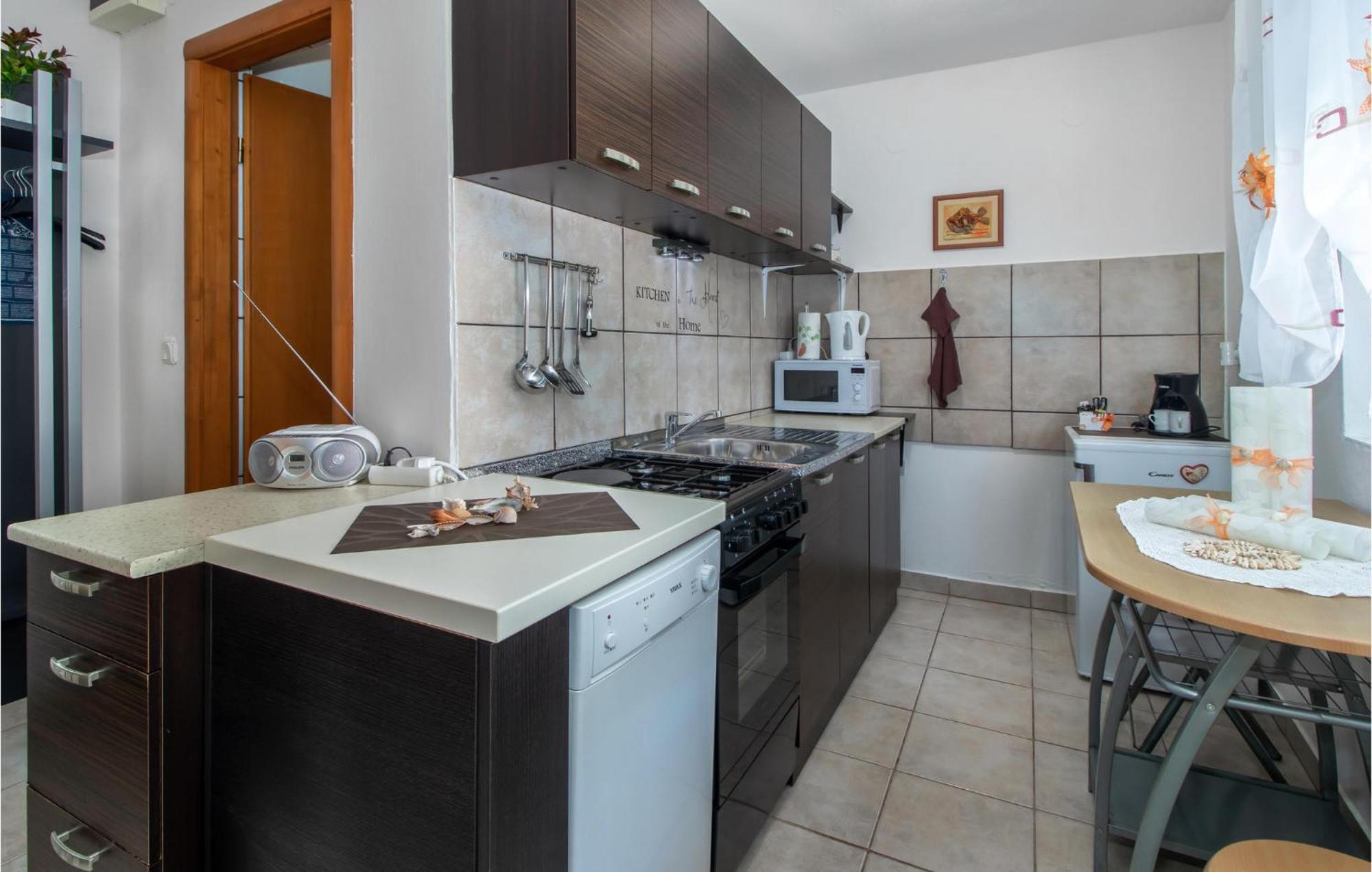 Nice Apartment In Smrika With Kitchen Εξωτερικό φωτογραφία