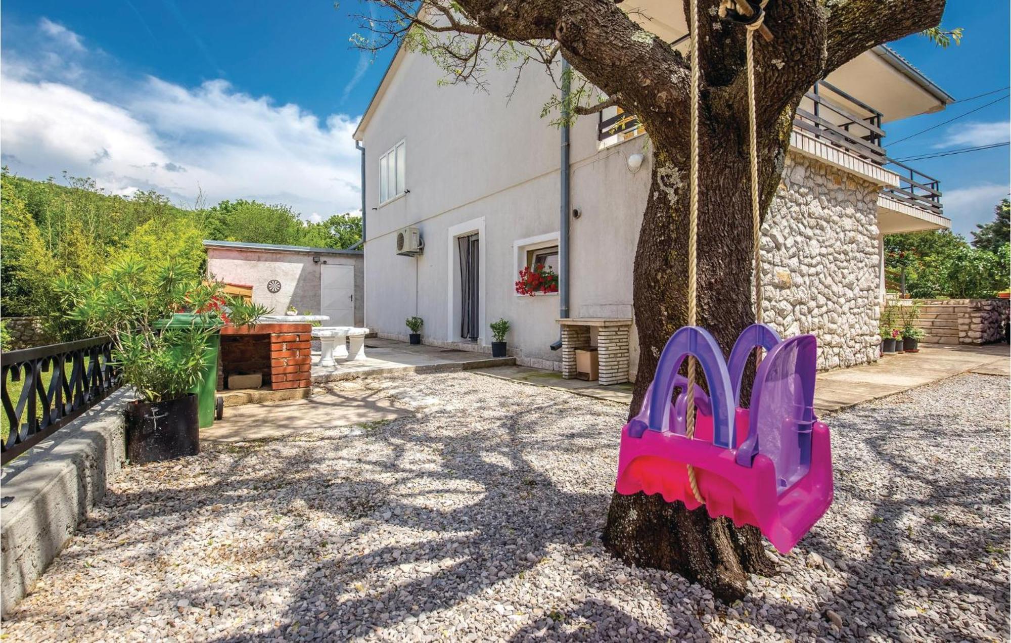 Nice Apartment In Smrika With Kitchen Εξωτερικό φωτογραφία